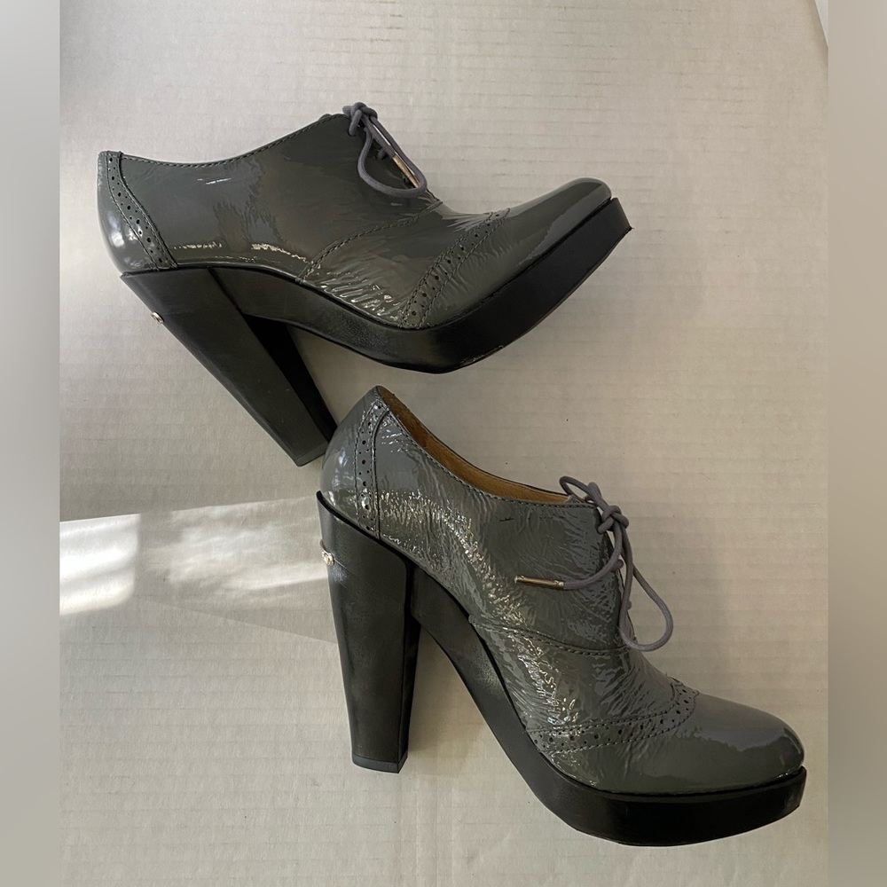 Micheal Micheal Kors grey patent leather lace up platform spectators - Picture 6 of 15